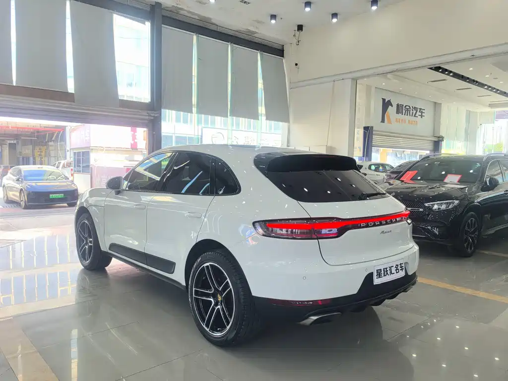 Porsche Macan — миниатюра 4
