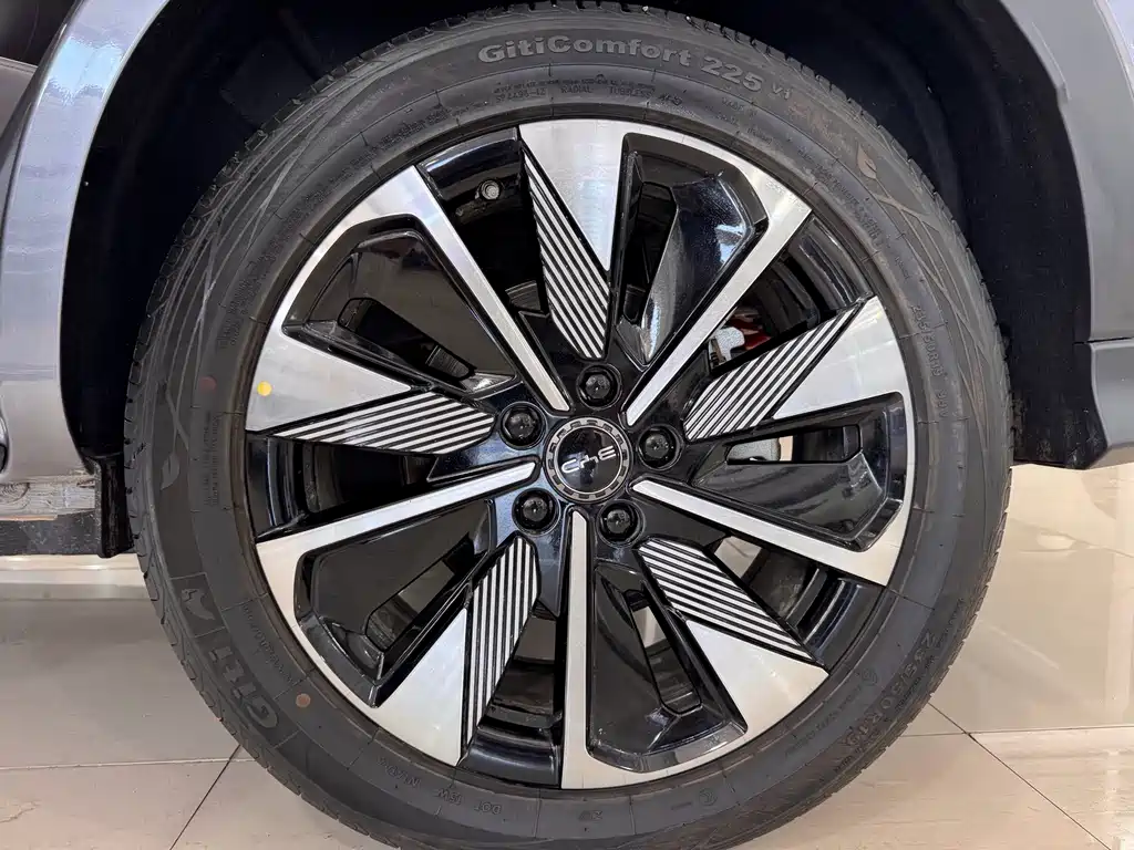 BYD PLUS New Energy — миниатюра 17