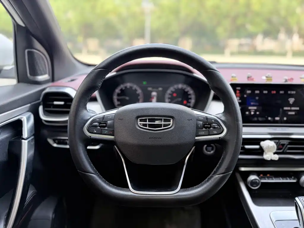 Geely Binyue — миниатюра 5