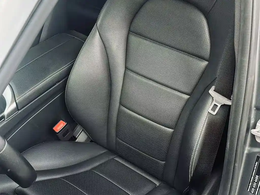 Mercedes-Benz C-Class (Import) — миниатюра 11