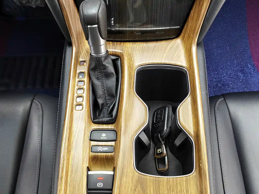 Honda Accord — миниатюра 14