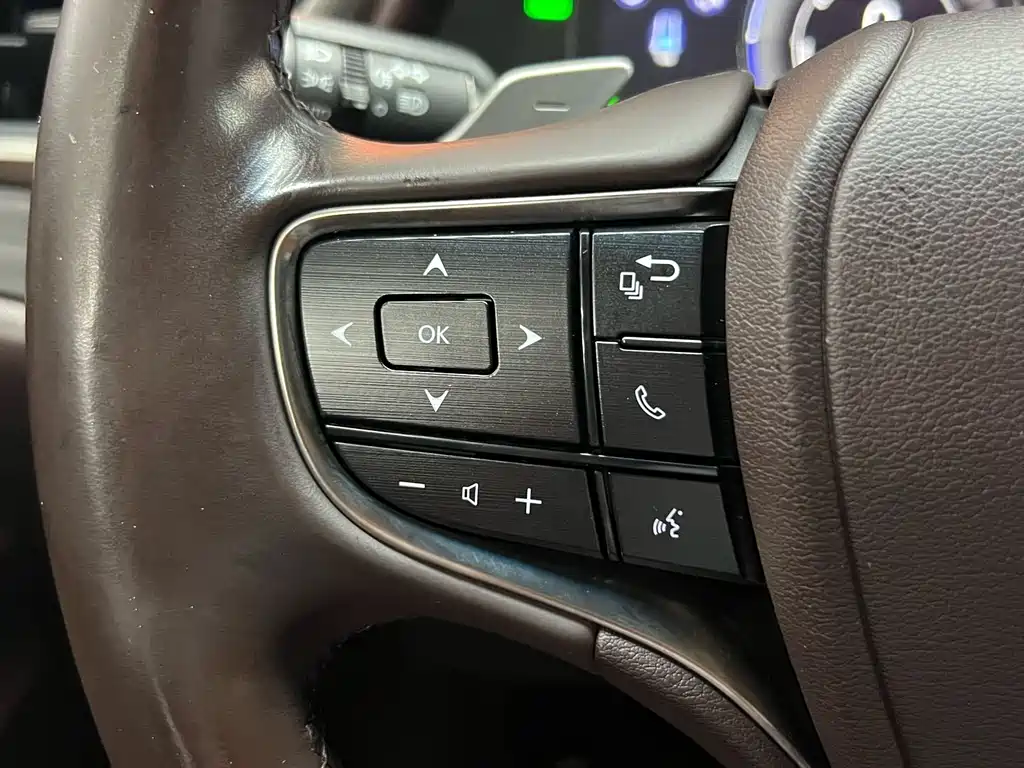 Lexus ES — миниатюра 23