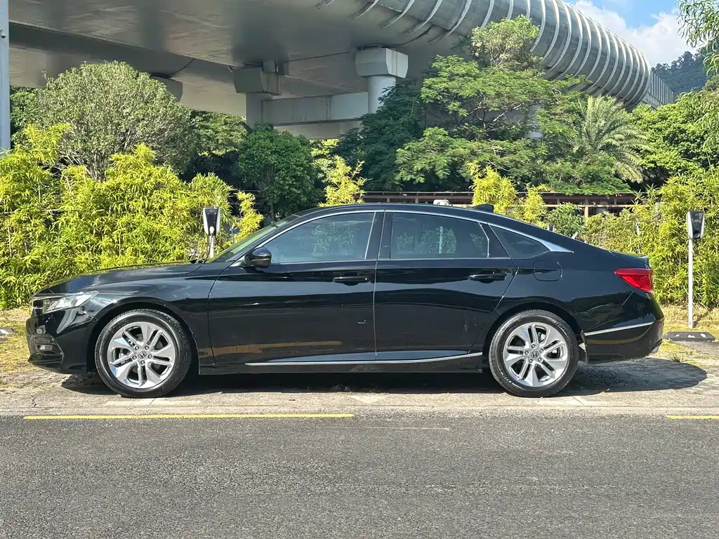 Honda Accord — миниатюра 16