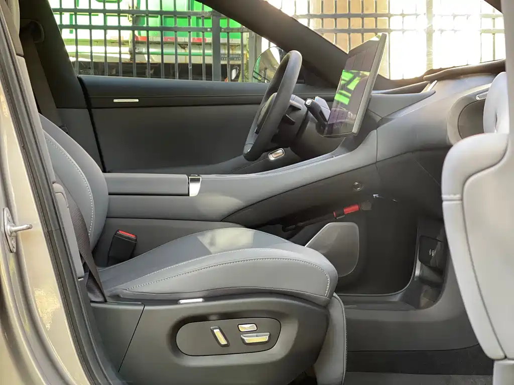 XIAOMI CAR XIAOMI YU7