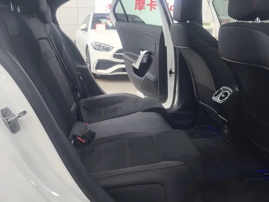 Mercedes-Benz A-Class — миниатюра 14