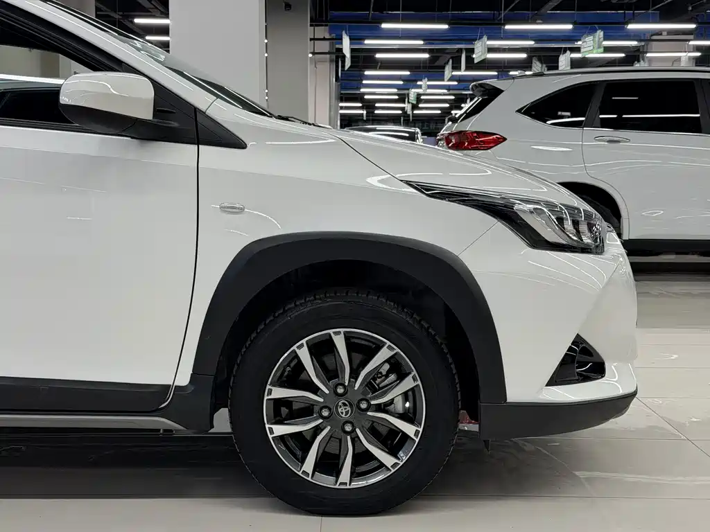 Toyota Yaris L — миниатюра 5