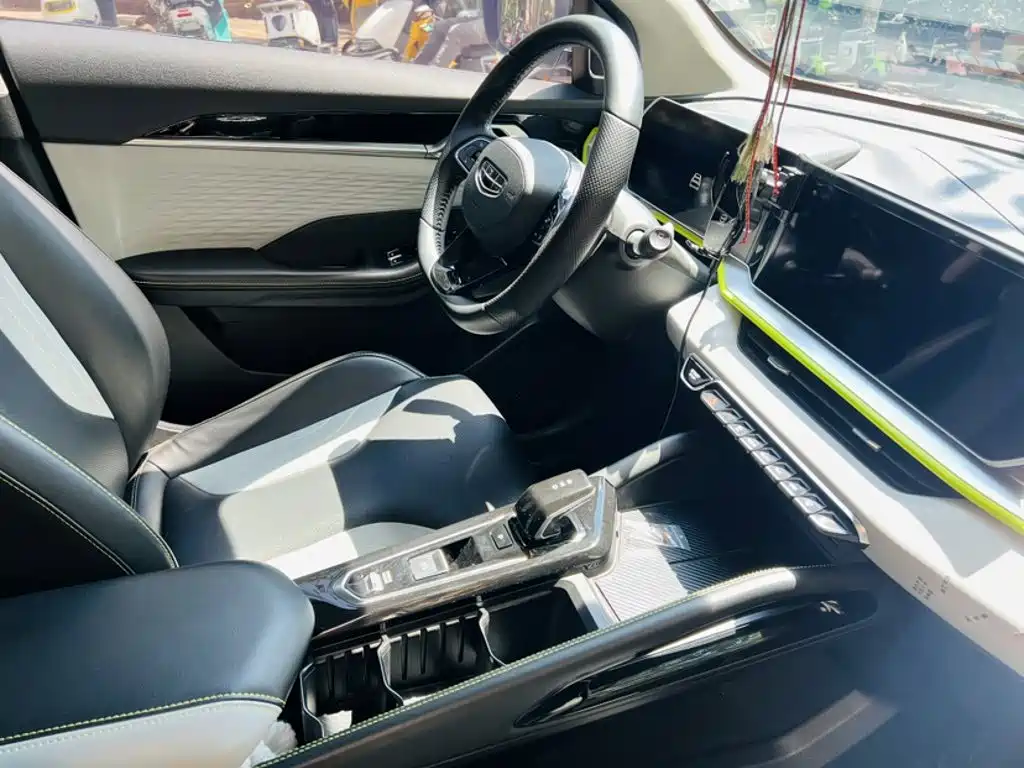 Geely Binyue — миниатюра 11