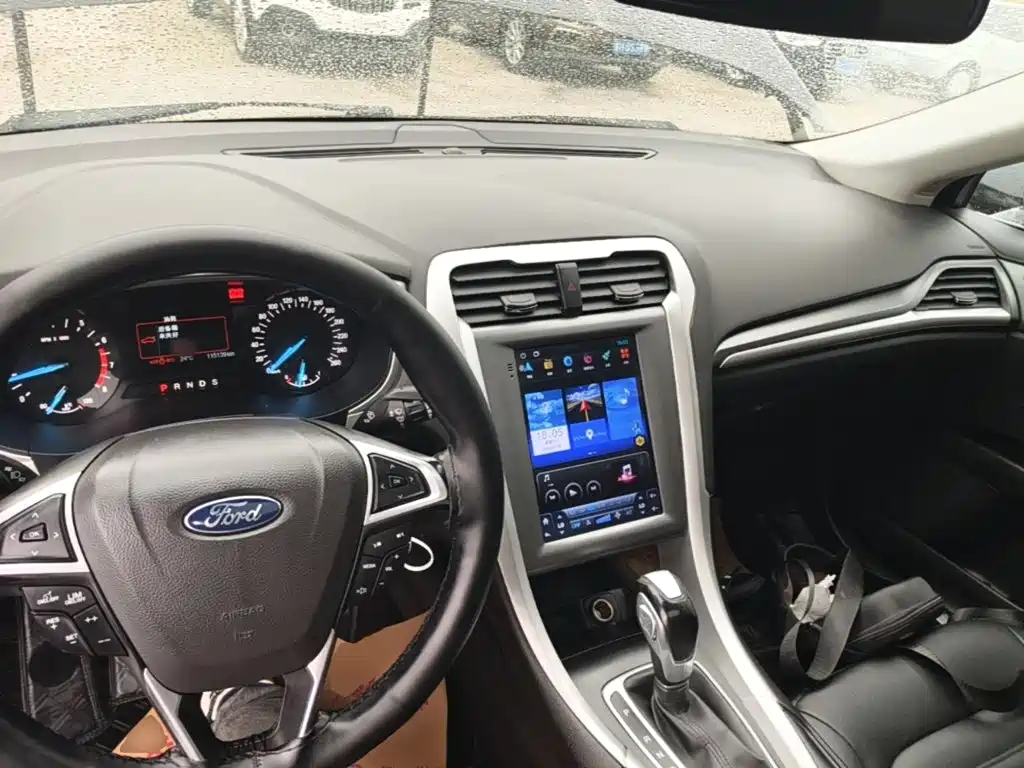 Ford Mondeo — миниатюра 10