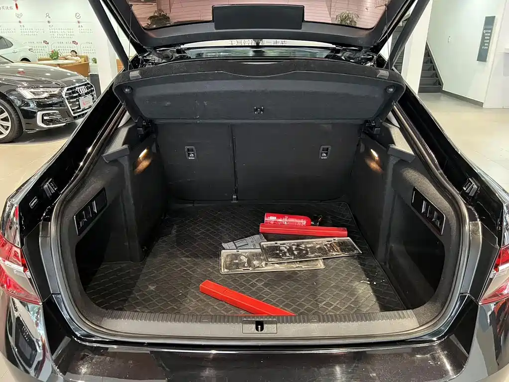 Skoda Superb — миниатюра 21