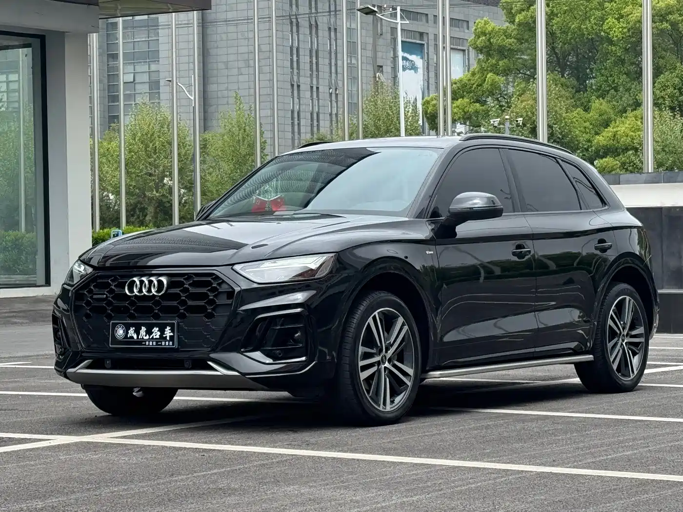 Audi Q5L 2022 Черный из Китая