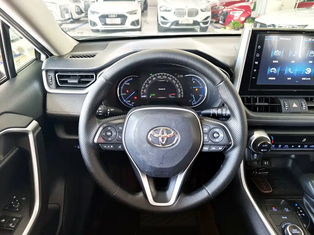 Toyota RAV4 — миниатюра 8