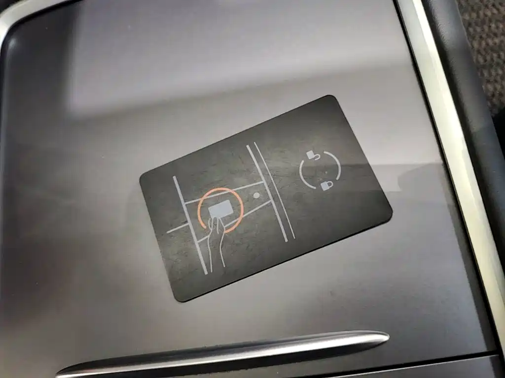 Tesla Model 3 — миниатюра 9