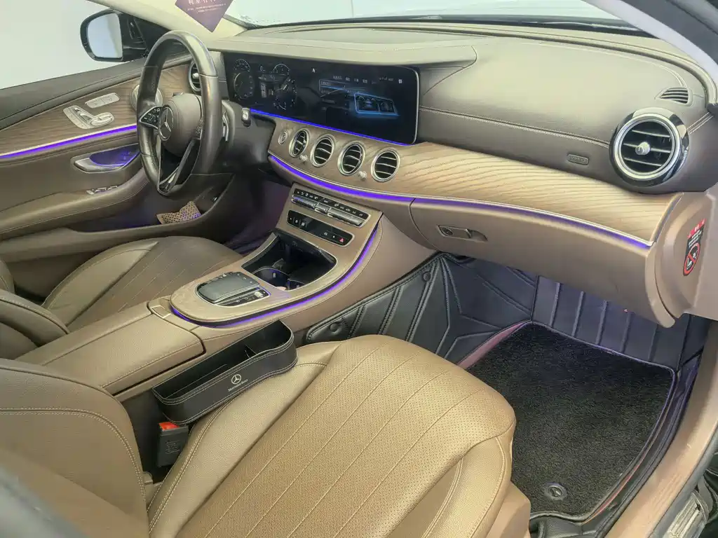 Mercedes-Benz E-Class — миниатюра 13