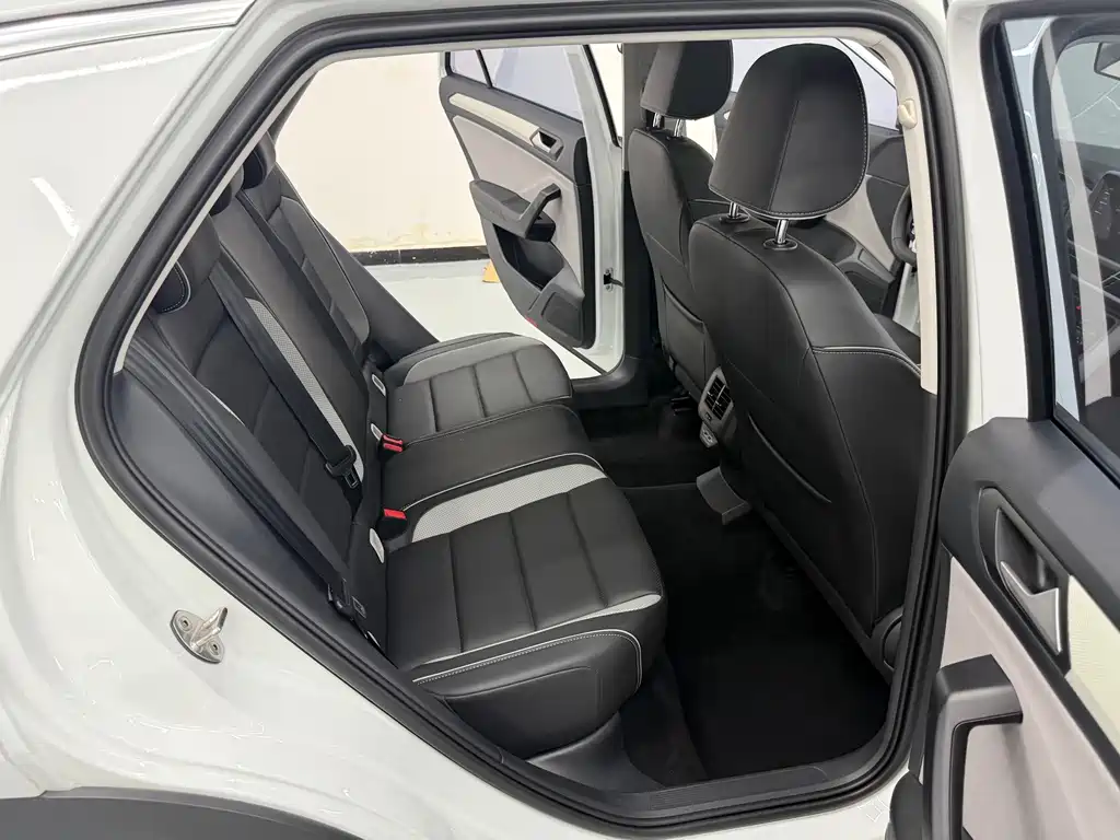 Volkswagen T-Roc — миниатюра 25