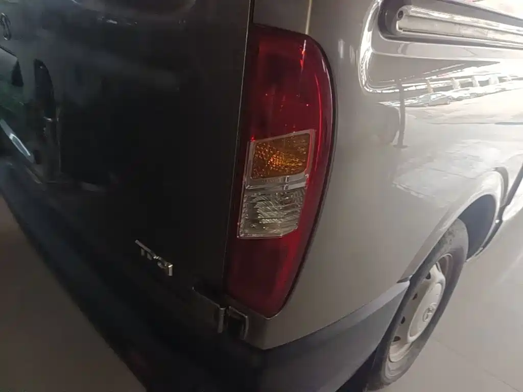 MAXUS V80 — миниатюра 8