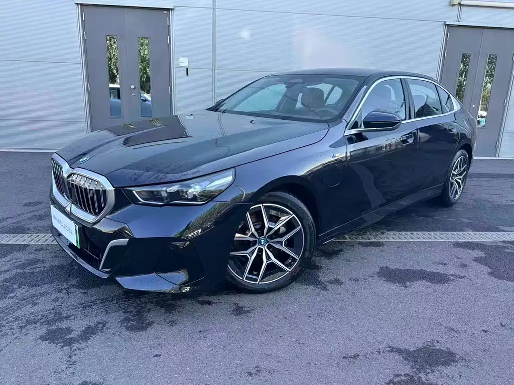 BMW i5