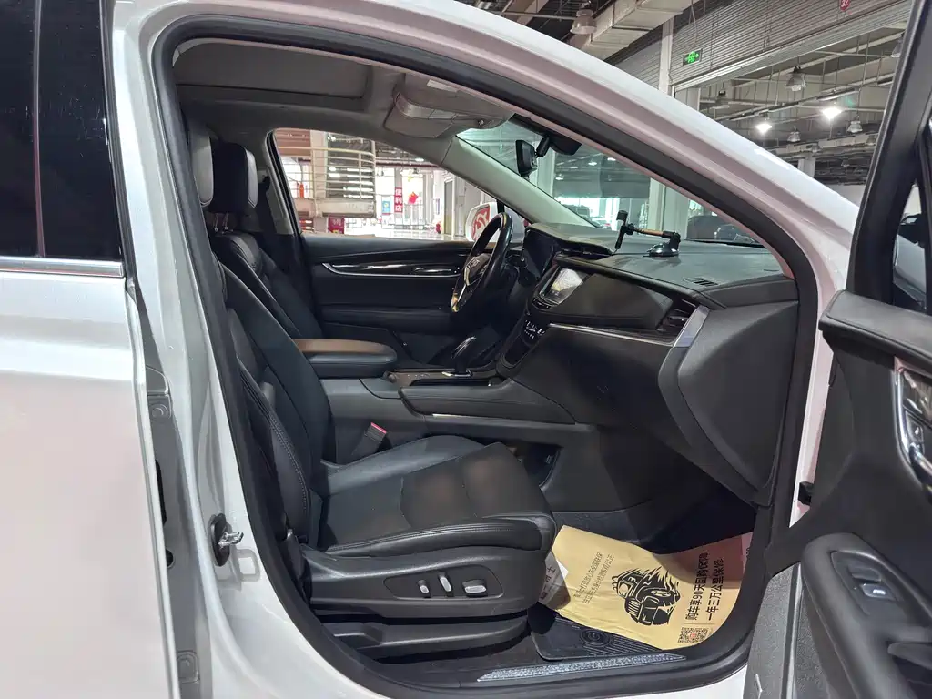 Cadillac XT5 — миниатюра 9