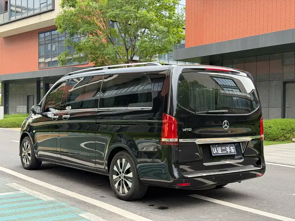 Mercedes-Benz Vito 2021 2.0T 7 мест