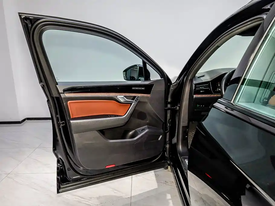 Volkswagen Touareg — миниатюра 7