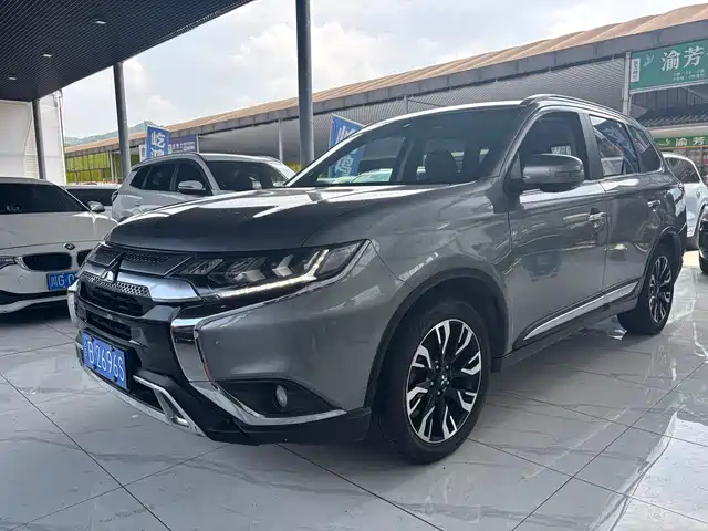 MITSUBISHI OUTLANDER 2019