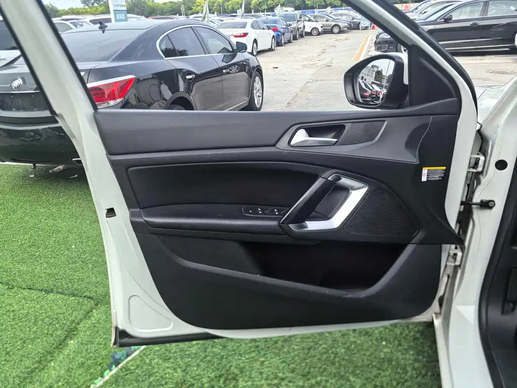 Peugeot 408 2016 1.6T AT Luxury