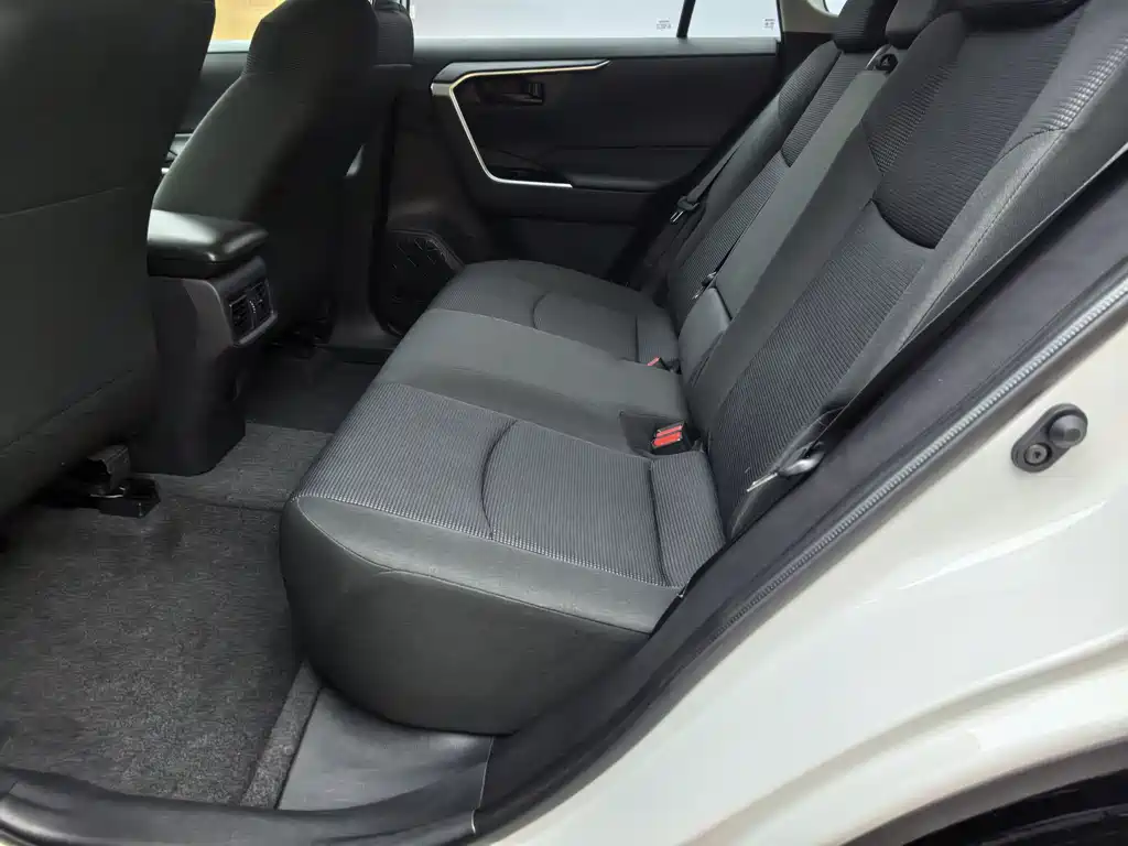Toyota RAV4 2024 2.0L CVT
