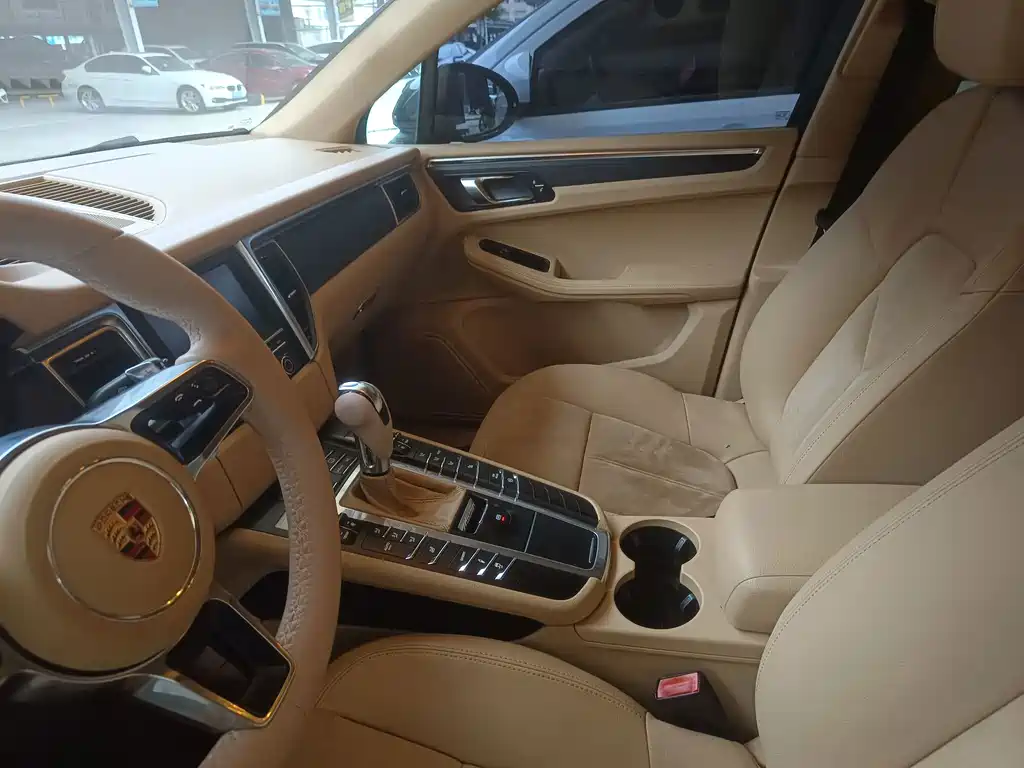 Porsche Macan — миниатюра 6