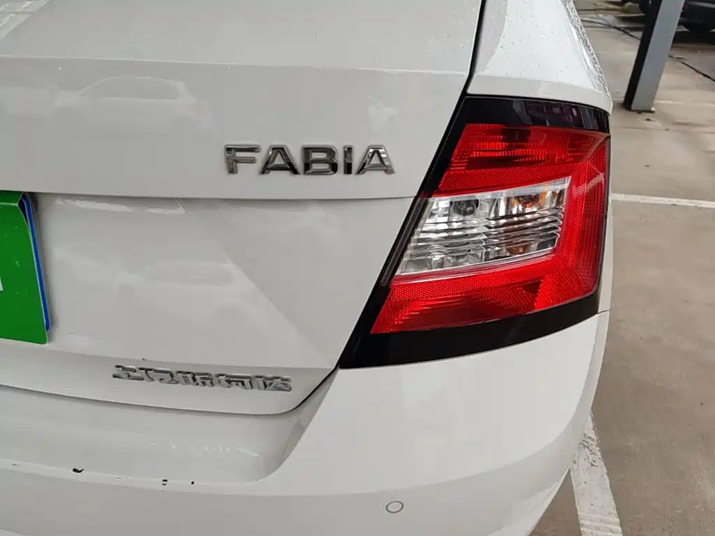 Skoda Fabia — миниатюра 8