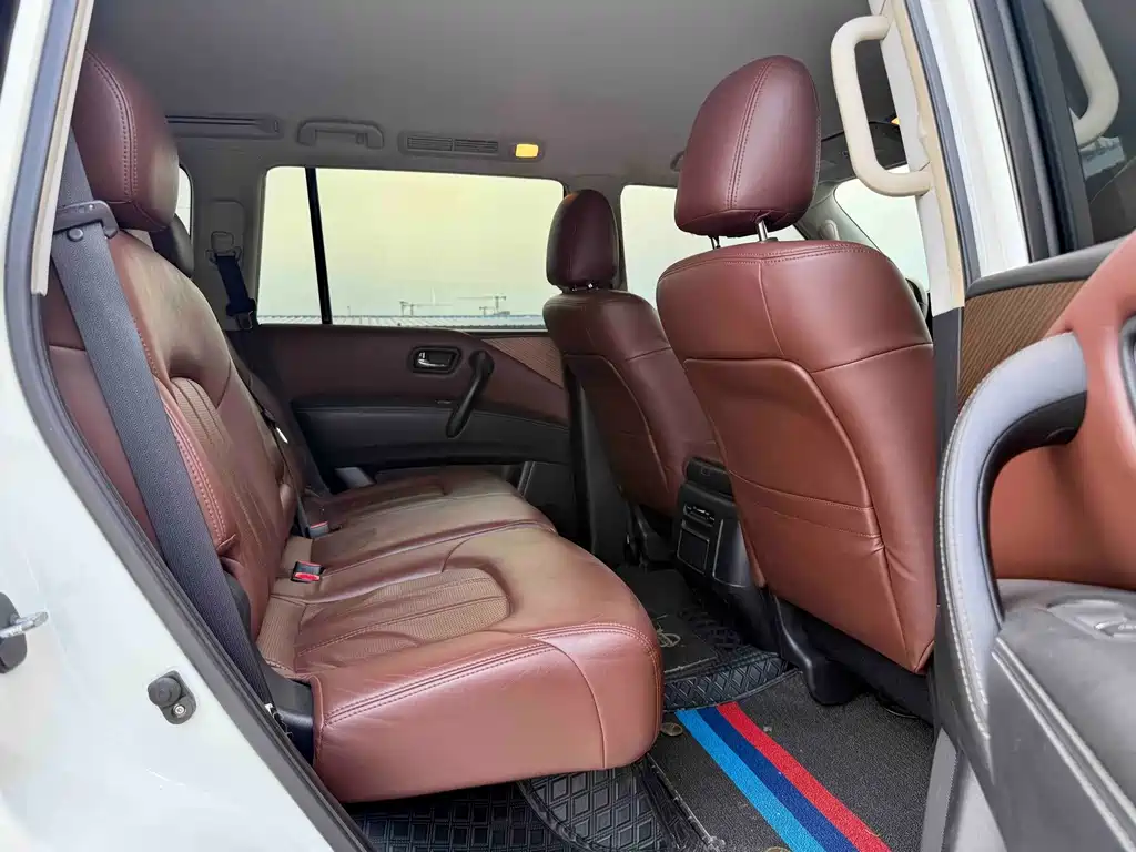 Nissan Patrol — миниатюра 13