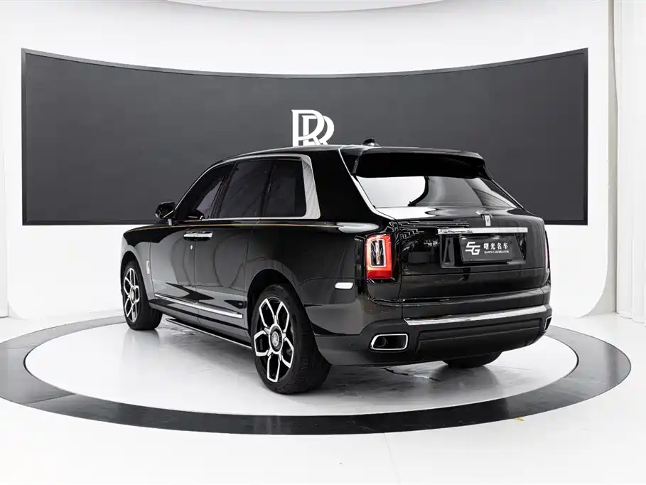 Rolls-Royce Cullinan 2024 мест