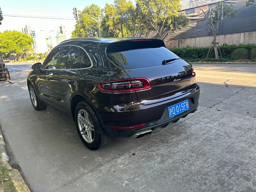 Porsche Macan — миниатюра 3