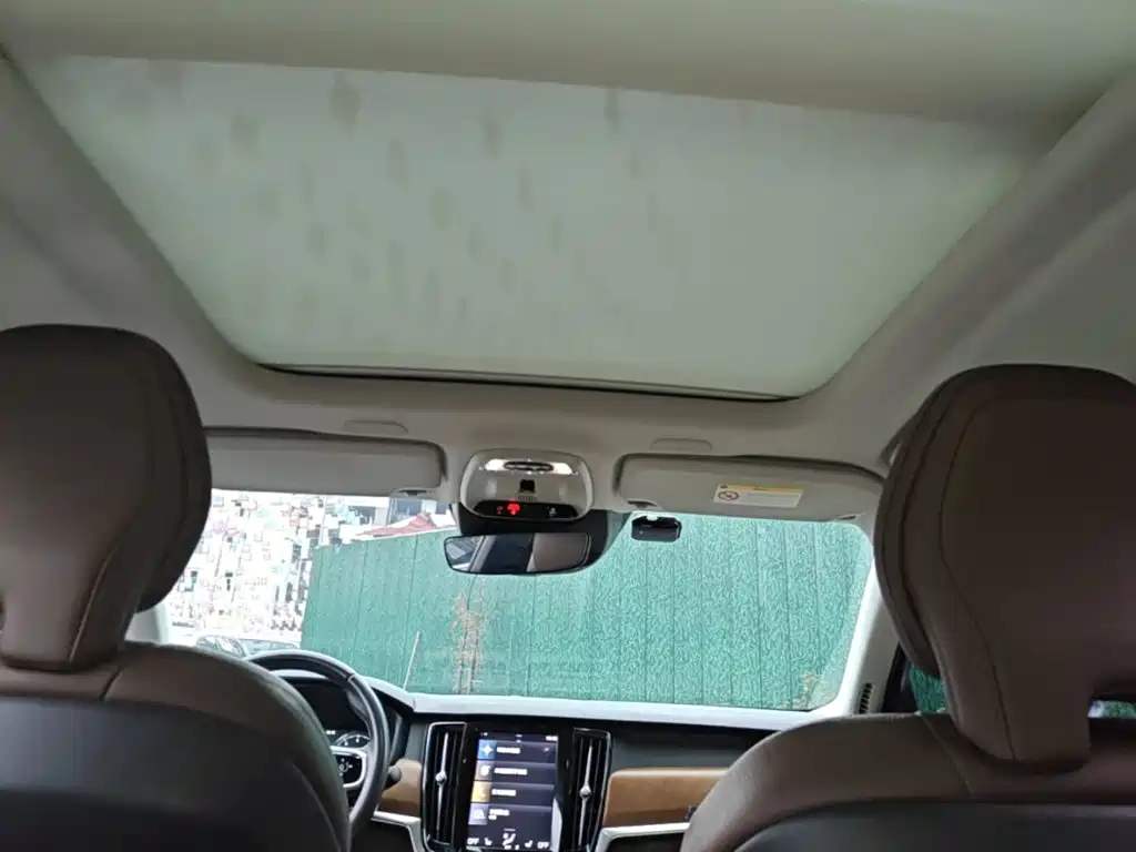 Volvo S90 — миниатюра 18