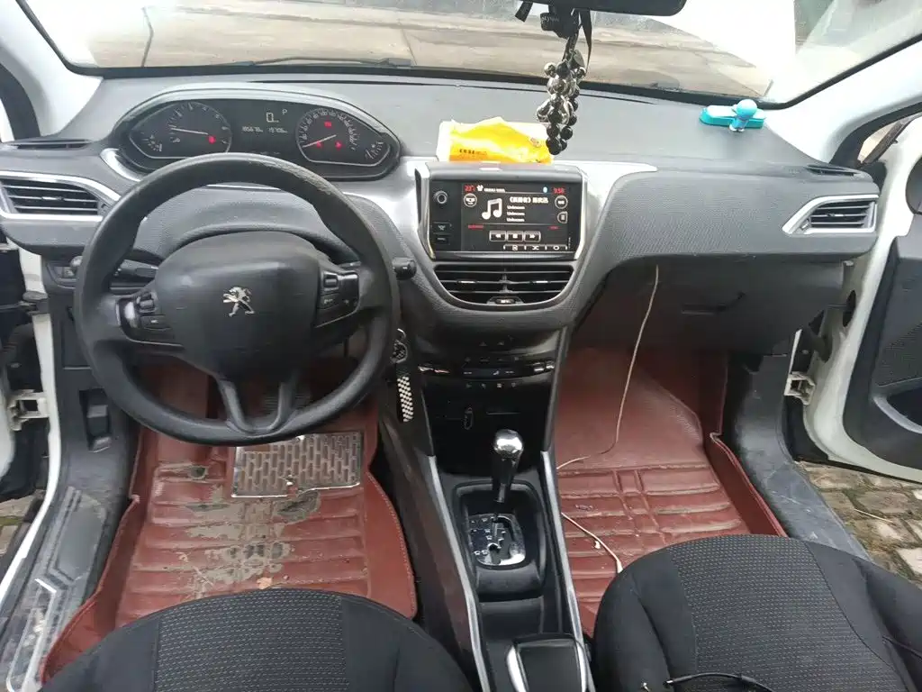 Peugeot 2008 — миниатюра 6