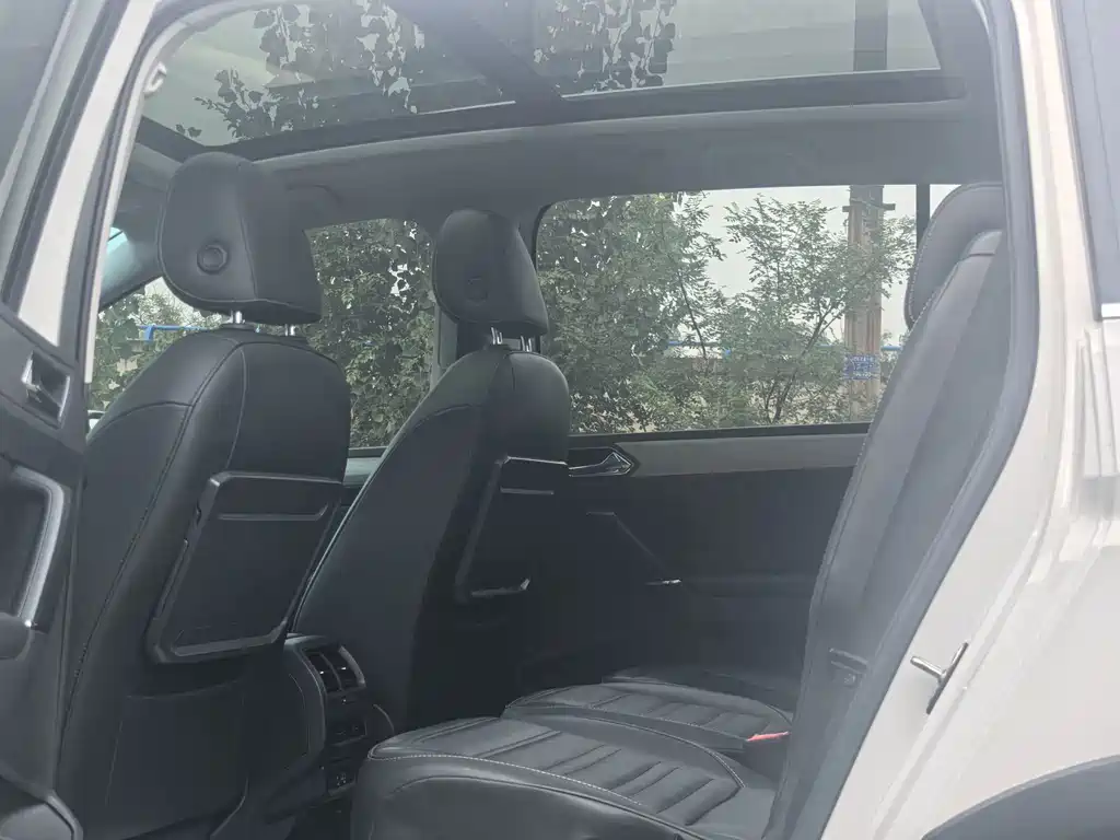 Volkswagen Touran — миниатюра 16