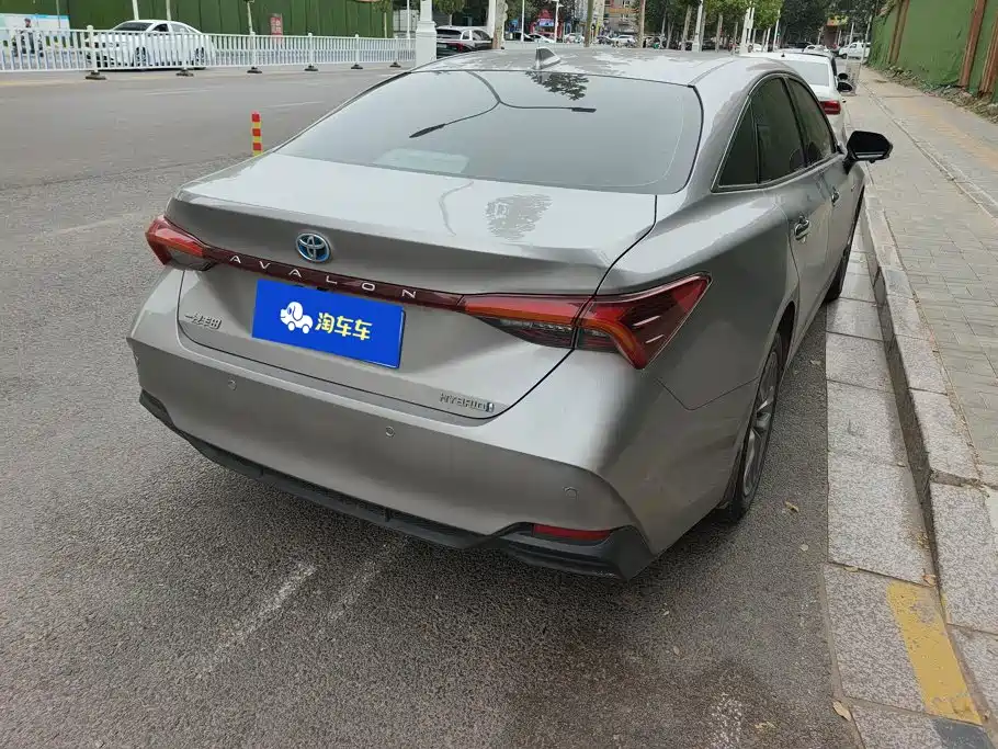 Toyota Avalon — миниатюра 3