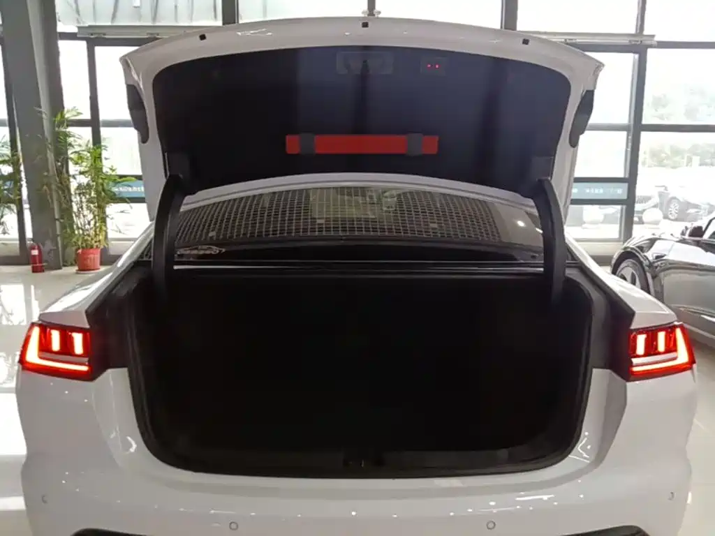 BYD Han — миниатюра 19