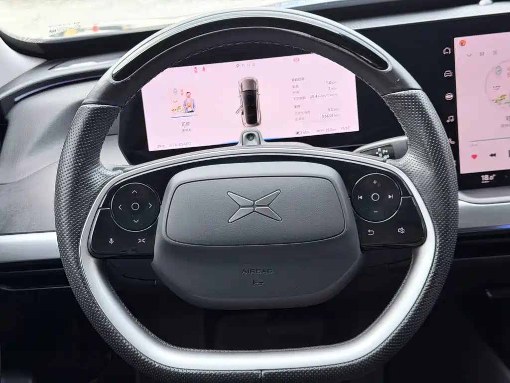 XPeng P7 — миниатюра 10