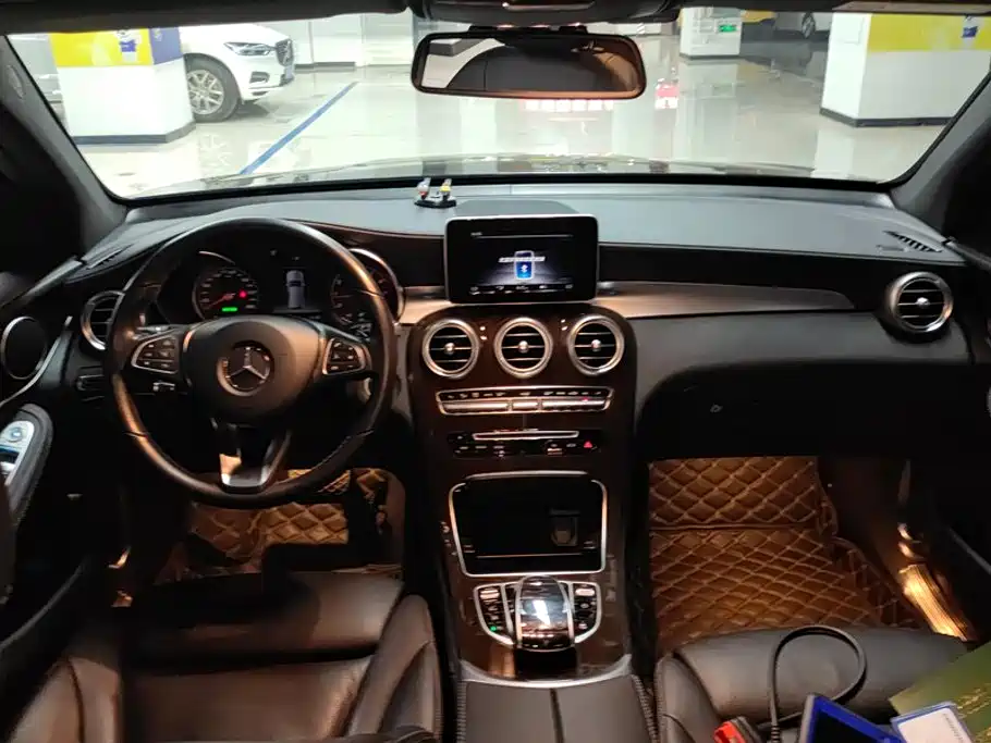 Mercedes-Benz GLC — миниатюра 12