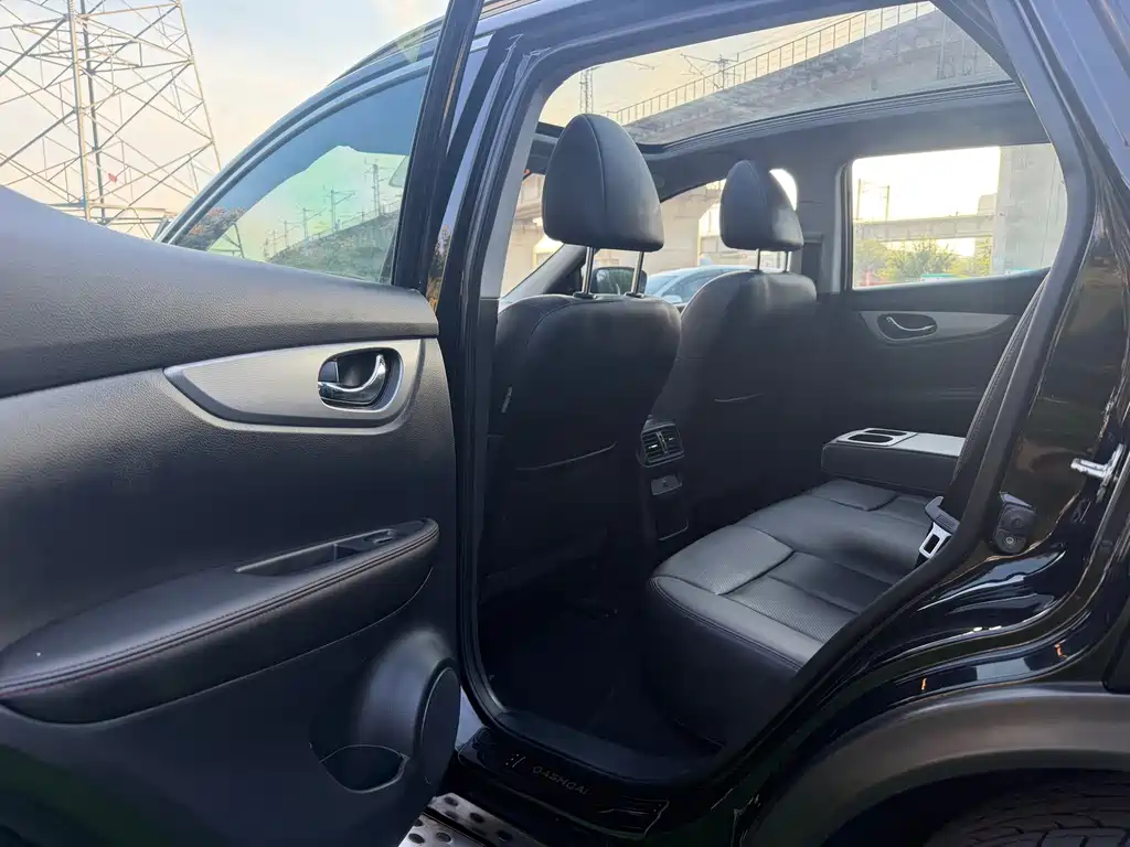 Nissan Qashqai — миниатюра 9