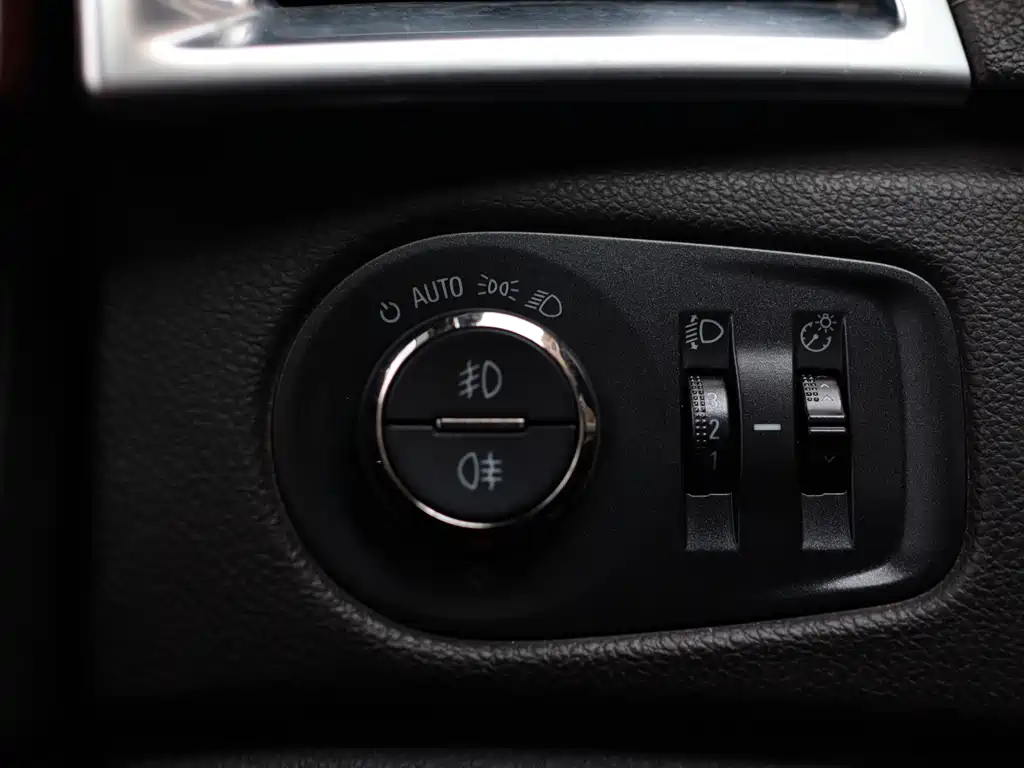 Cadillac SRX — миниатюра 15