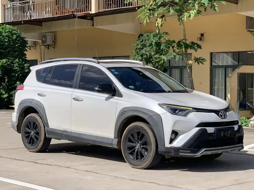 Toyota RAV4 — миниатюра 3