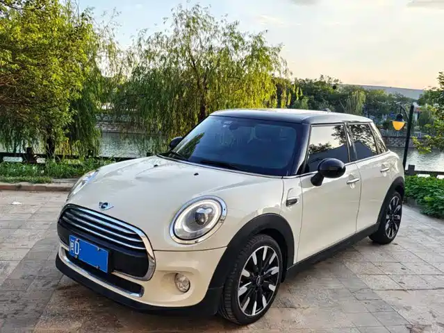 MINI Hatch — фото 1