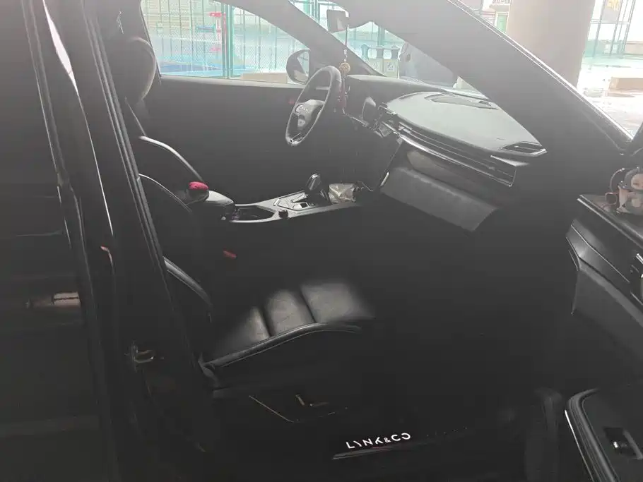 Lynk & Co 01 — миниатюра 8