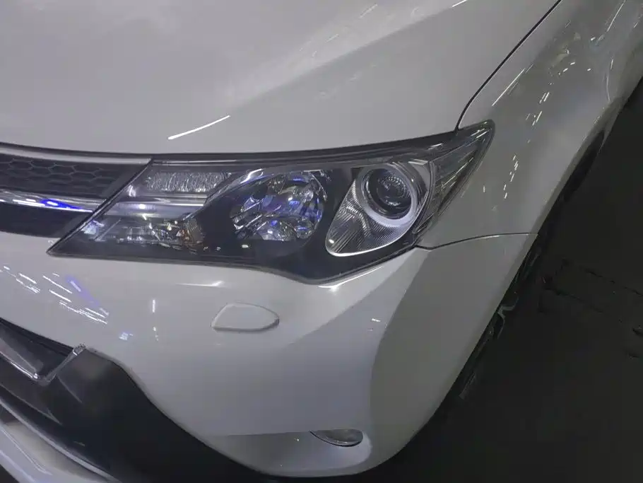 Toyota RAV4 — миниатюра 5