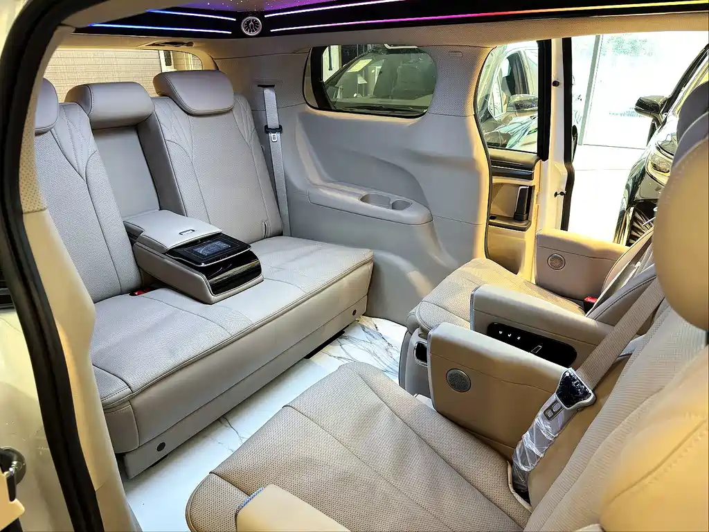 Buick GL8 — миниатюра 7