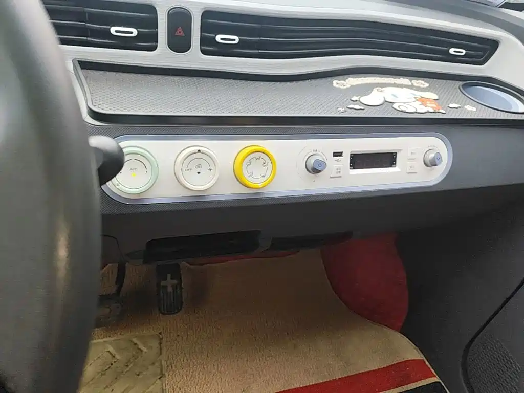 Wuling MINIEV — миниатюра 13
