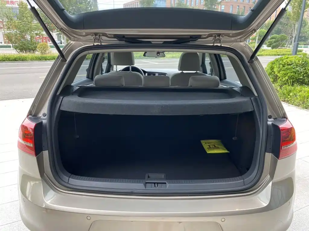 Volkswagen Golf — миниатюра 18