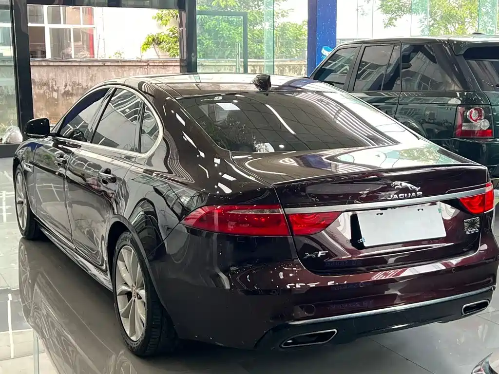 Jaguar XFL — миниатюра 7