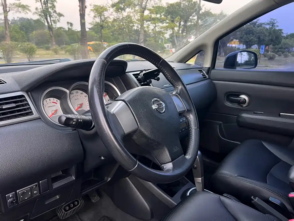 Nissan Tiida — миниатюра 16