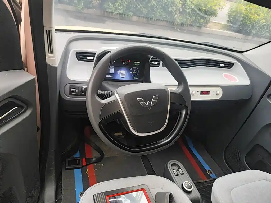 Wuling MINIEV — миниатюра 10